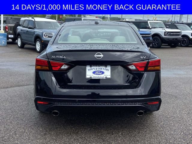 Used 2024 Nissan Altima 2.5 SV w/ SV Premium Package FWD image 3