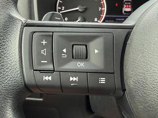 Used 2023 Nissan Rogue S FWD image 13
