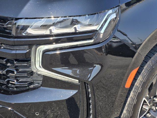 Used 2023 Chevrolet Tahoe Z71 w/ Luxury Package AWD/4WD image 8