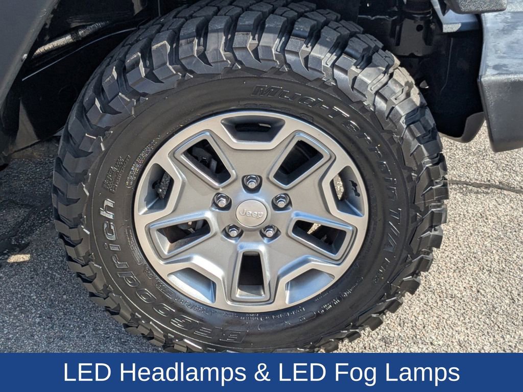 Used 2017 Jeep Wrangler Unlimited Rubicon w/ Connectivity Group image 11