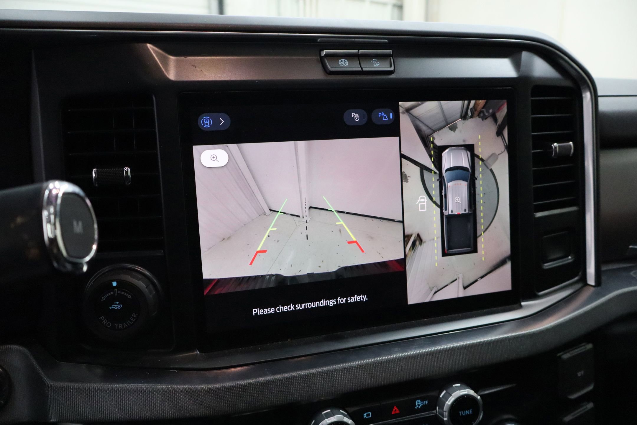 Certified 2025 Ford F250 Platinum image 37