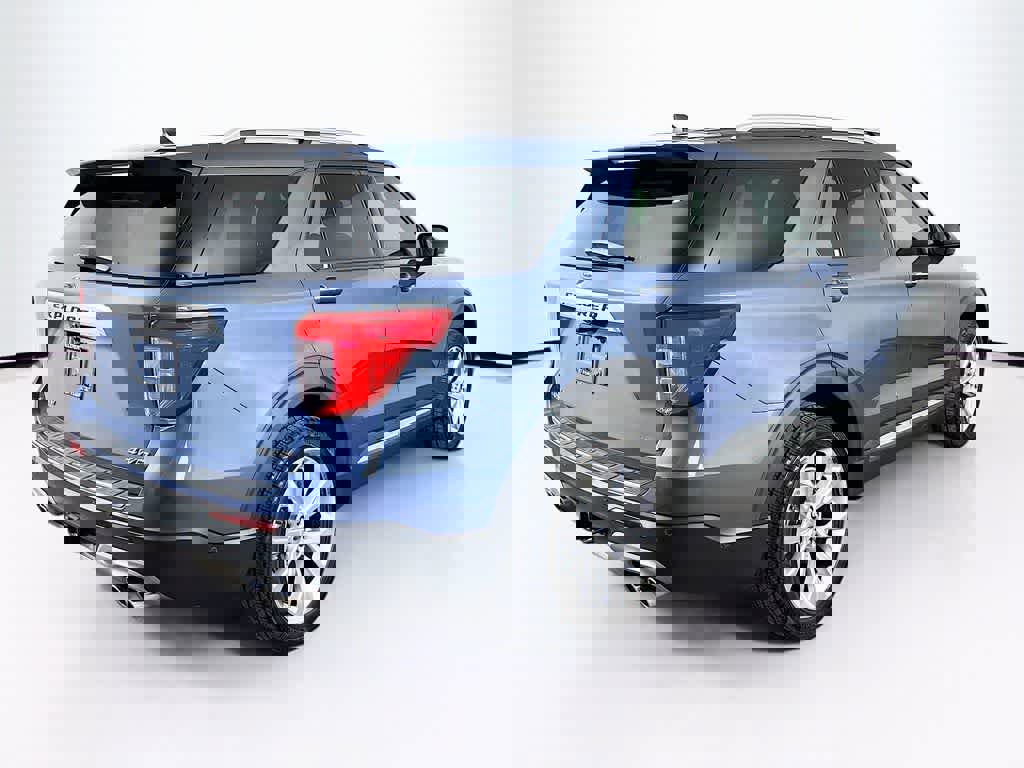 Certified 2021 Ford Explorer Platinum w/ Equipment Group 601A image 25