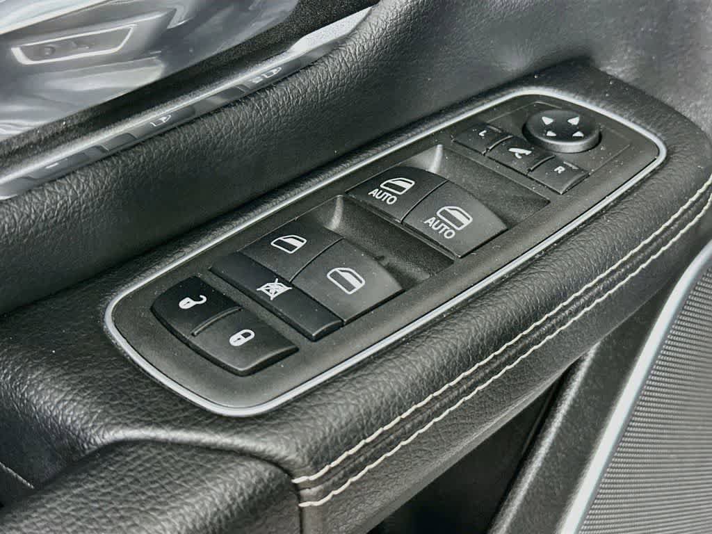 Used 2022 RAM 1500 Laramie AWD/4WD image 29