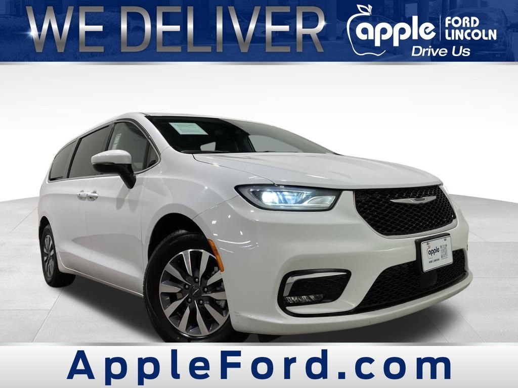 Used 2023 Chrysler Pacifica Touring-L image 8