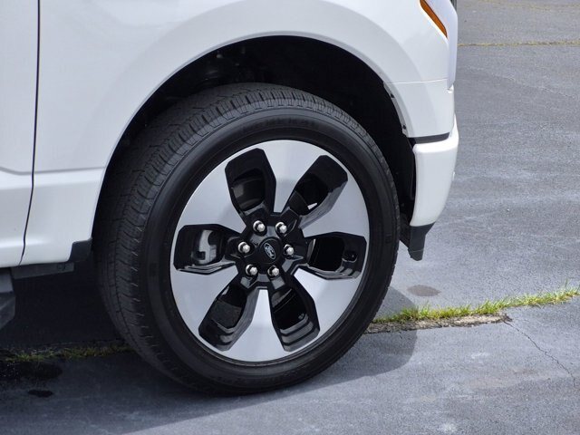 Certified 2025 Ford F150 Lightning Platinum AWD/4WD image 11
