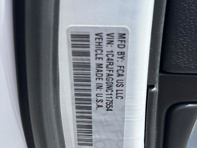 Used 2022 Jeep Grand Cherokee Laredo X AWD/4WD image 28