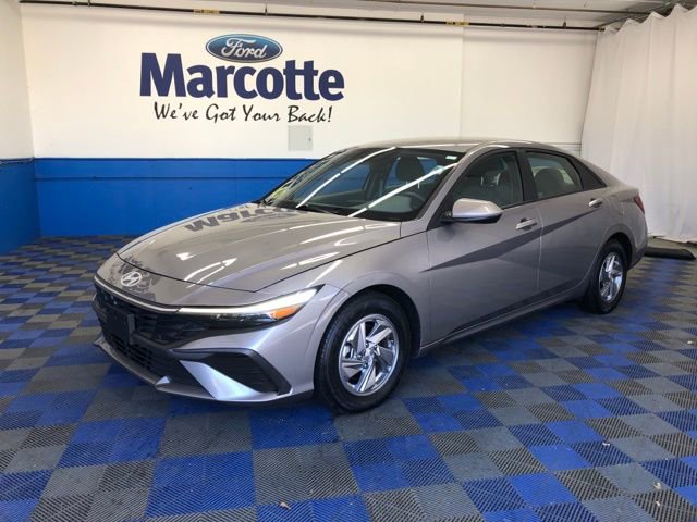 Used 2024 Hyundai Elantra SE