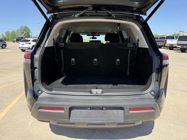 Used 2025 Nissan Pathfinder SV AWD/4WD image 9