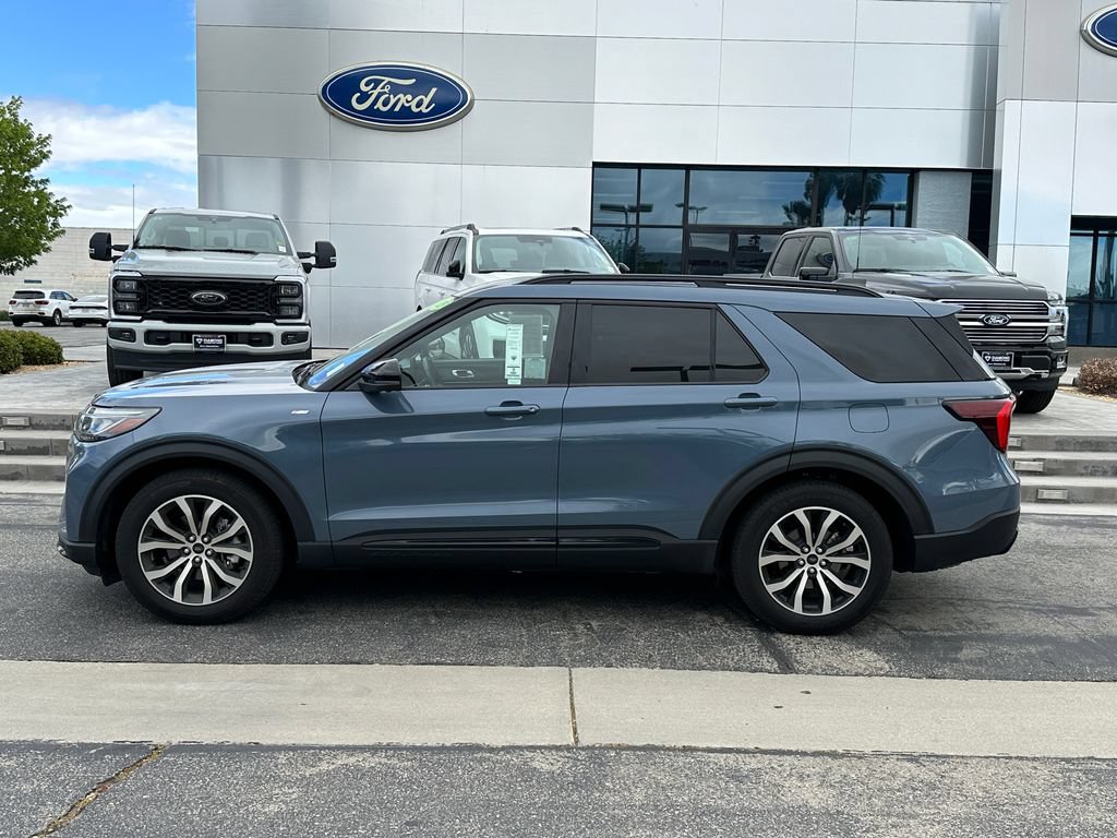 Certified 2025 Ford Explorer ST-Line w/ Premium Package RWD image 3