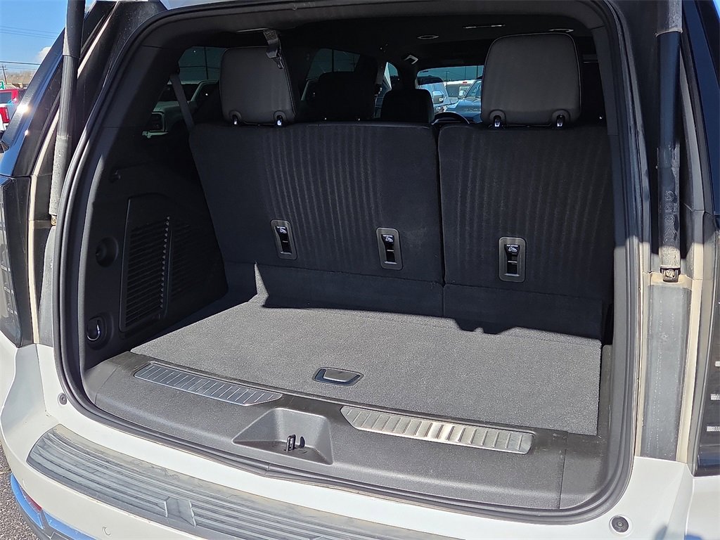 Used 2025 Chevrolet Tahoe High Country image 17