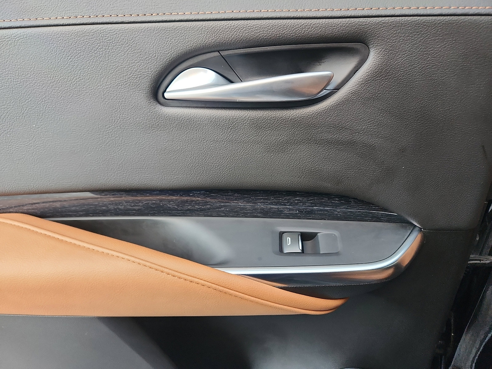 Used 2025 Cadillac XT4 Sport image 35