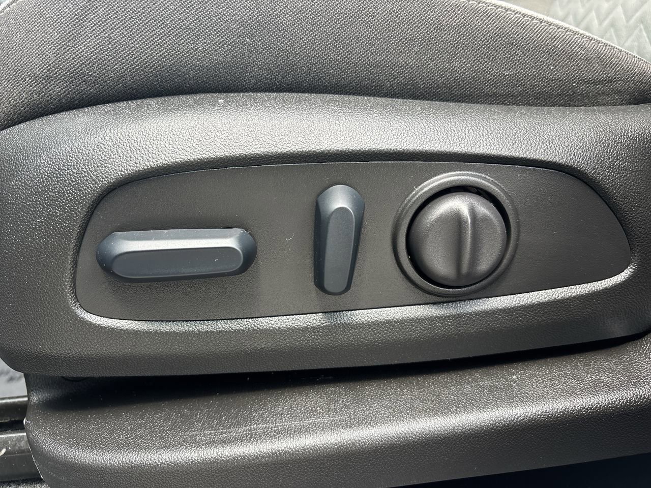 Used 2024 Chevrolet Equinox LS w/ LS Convenience Package FWD image 18