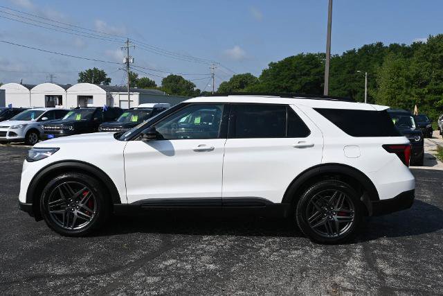 Certified 2025 Ford Explorer ST AWD/4WD image 4