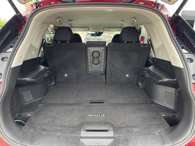 Used 2020 Nissan Rogue SV AWD/4WD image 34
