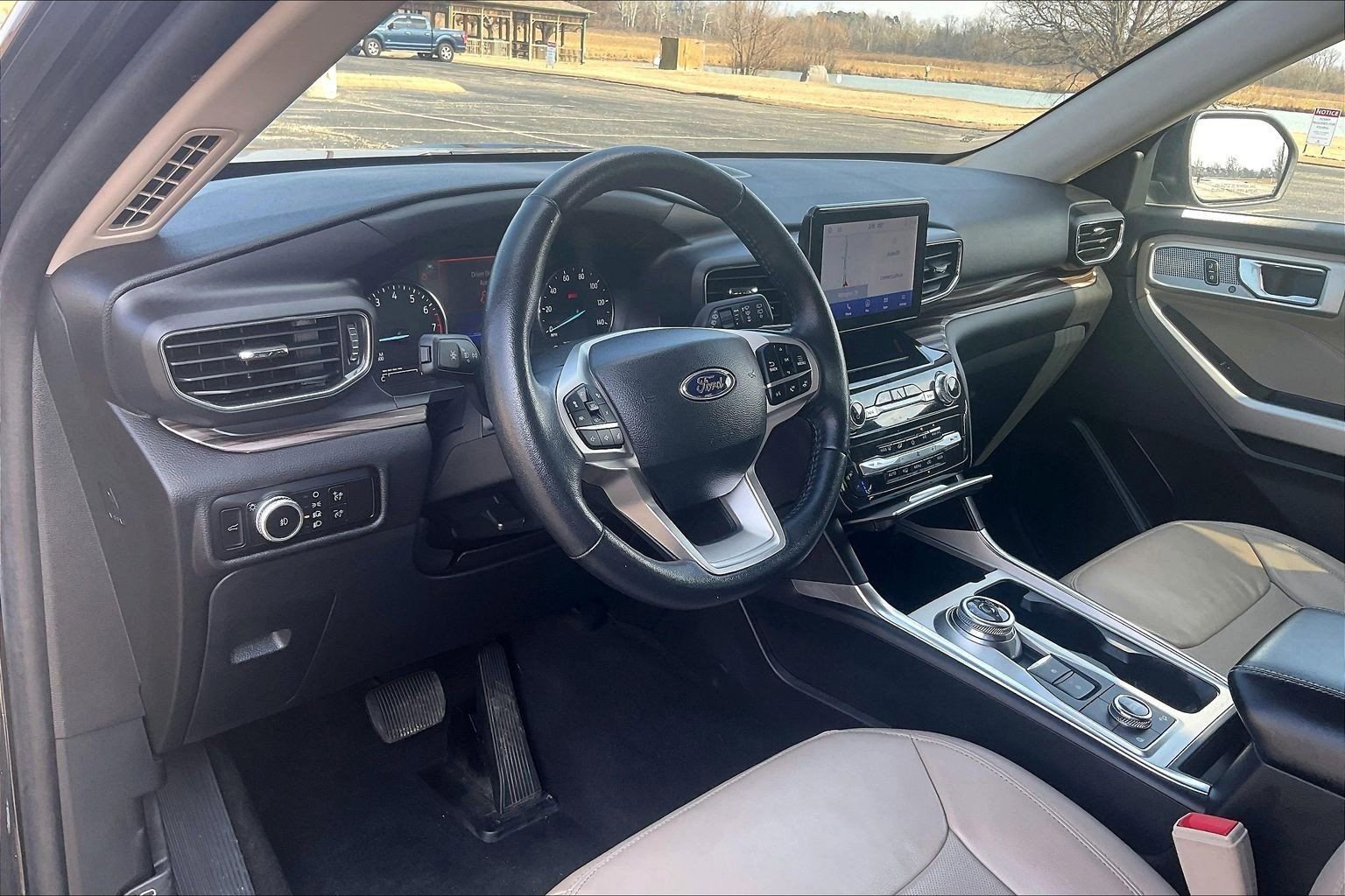 Certified 2023 Ford Explorer Limited AWD/4WD image 14