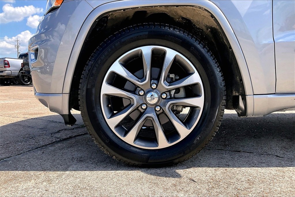 Used 2018 Jeep Grand Cherokee Overland image 35