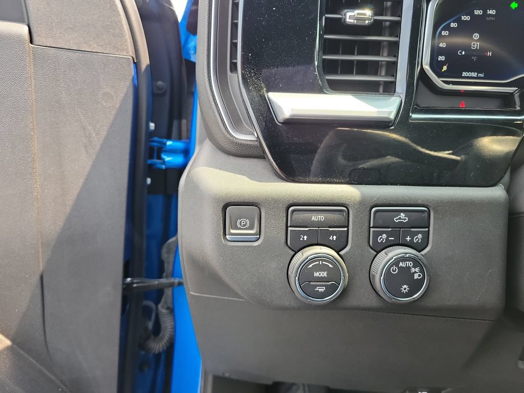 Used 2023 Chevrolet Silverado 1500 LT AWD/4WD image 22