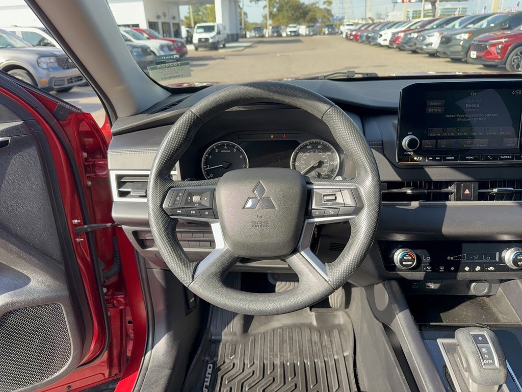 Used 2022 Mitsubishi Outlander ES image 29