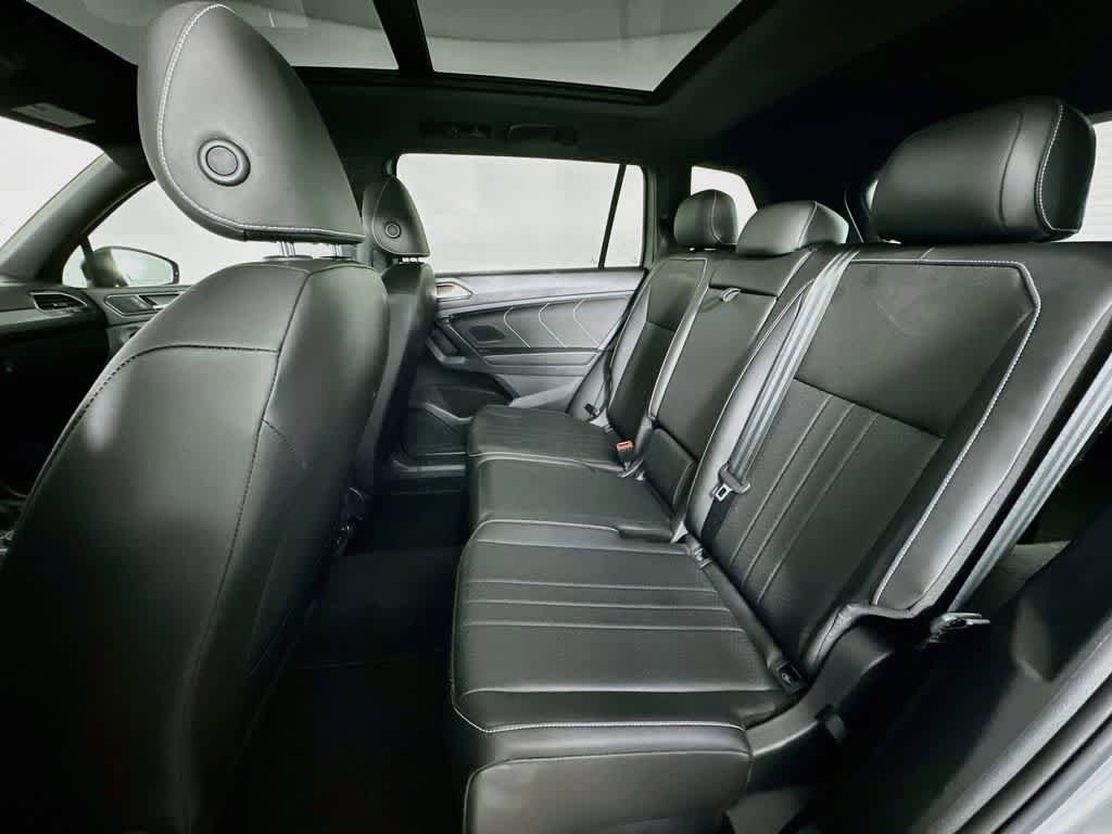 Used 2023 Volkswagen Tiguan SE R-Line AWD/4WD image 13