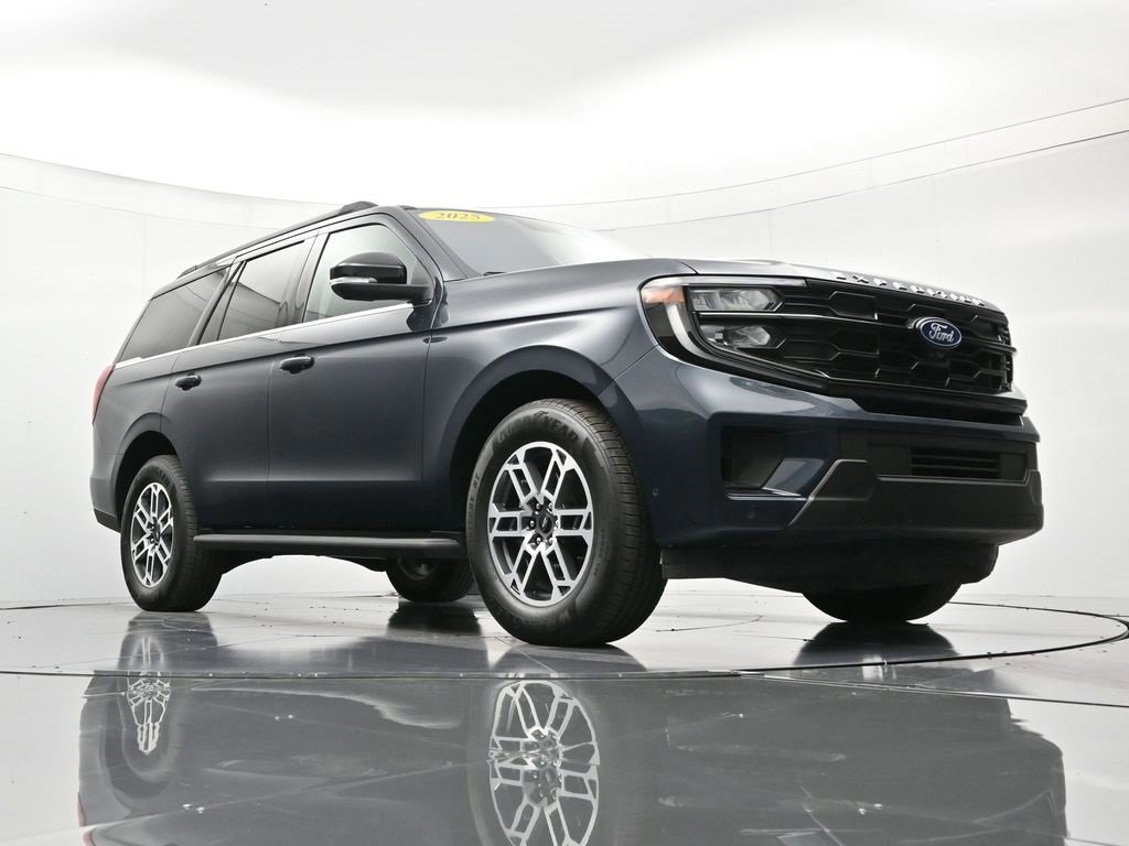 Certified 2025 Ford Expedition Active image 21