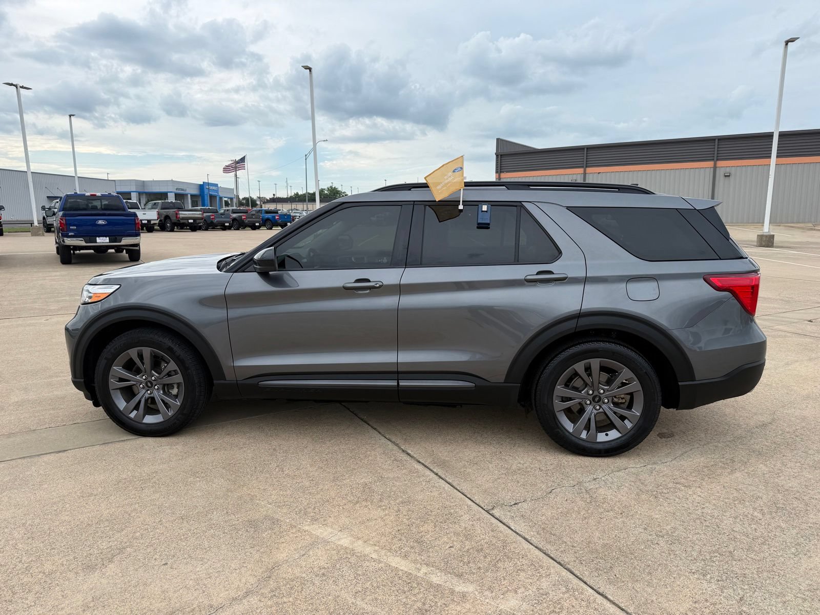 Certified 2024 Ford Explorer XLT w/ Equipment Group 202A RWD image 8