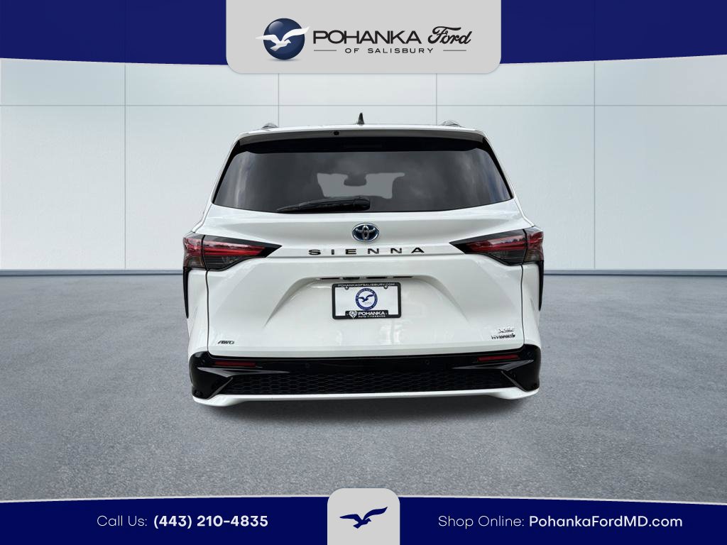 Used 2023 Toyota Sienna XSE w/ XSE Plus Package AWD/4WD image 6
