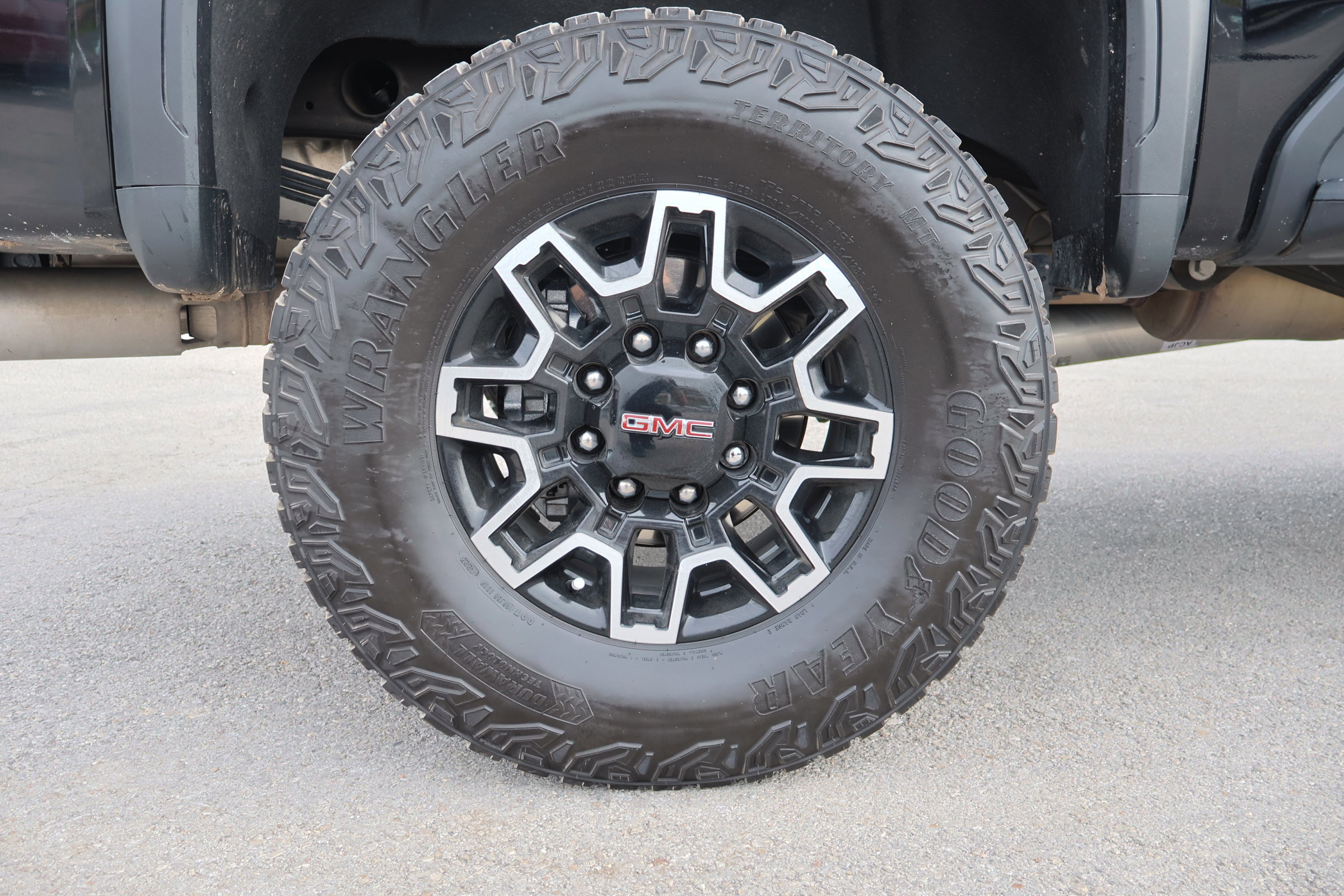 Used 2024 GMC Sierra 2500 AT4X image 24