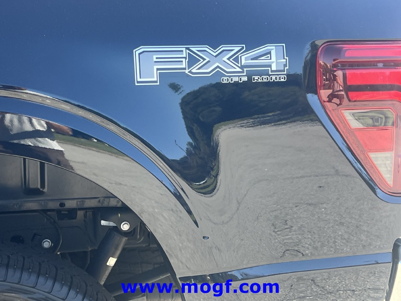 Certified 2025 Ford F150 Lariat w/ Equipment Group 501A Mid AWD/4WD image 32