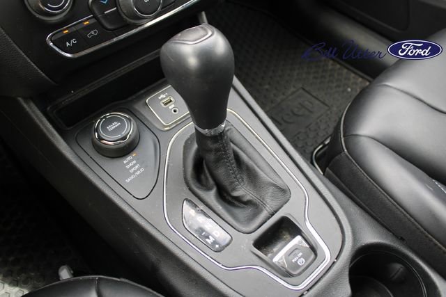 Used 2020 Jeep Cherokee Latitude Plus w/ Cold Weather Group AWD/4WD image 15