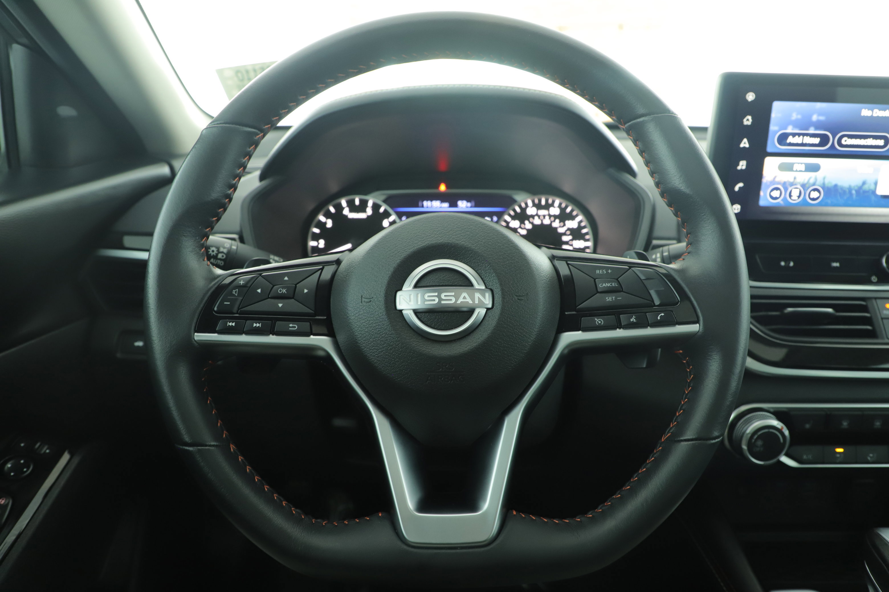 Used 2024 Nissan Altima 2.5 SR w/ SR Premium Package image 13