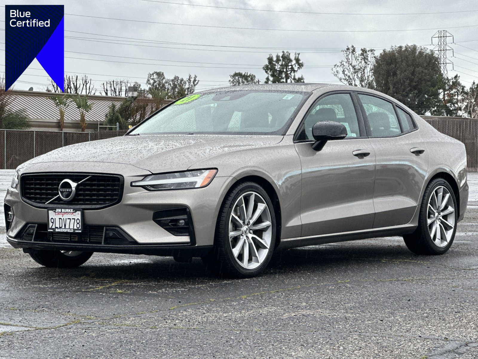 Used 2021 Volvo S60 T5 Momentum w/ Advanced Package image 1