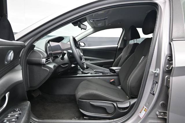Used 2024 Hyundai Elantra SEL FWD image 14