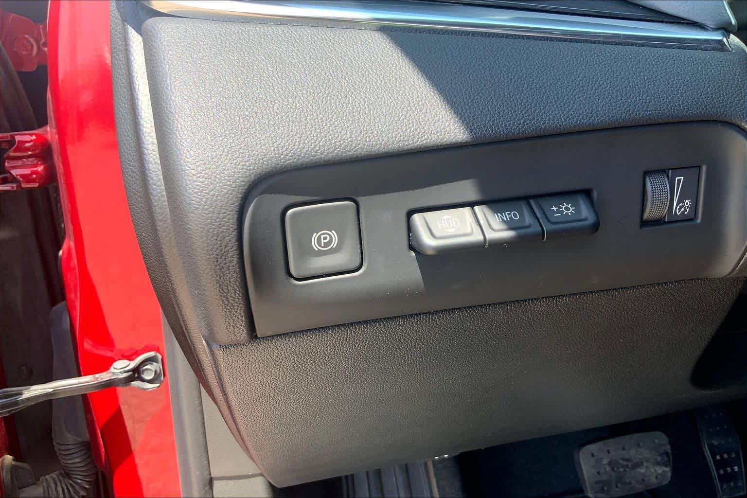 Used 2024 Buick Enclave Premium AWD/4WD image 36