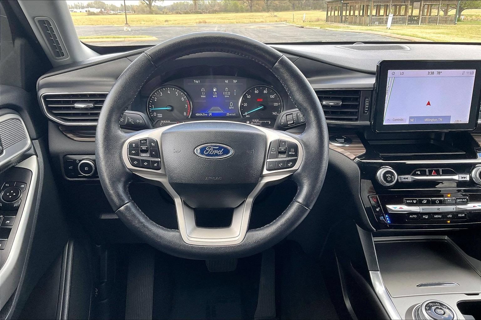 Certified 2023 Ford Explorer Limited AWD/4WD image 5