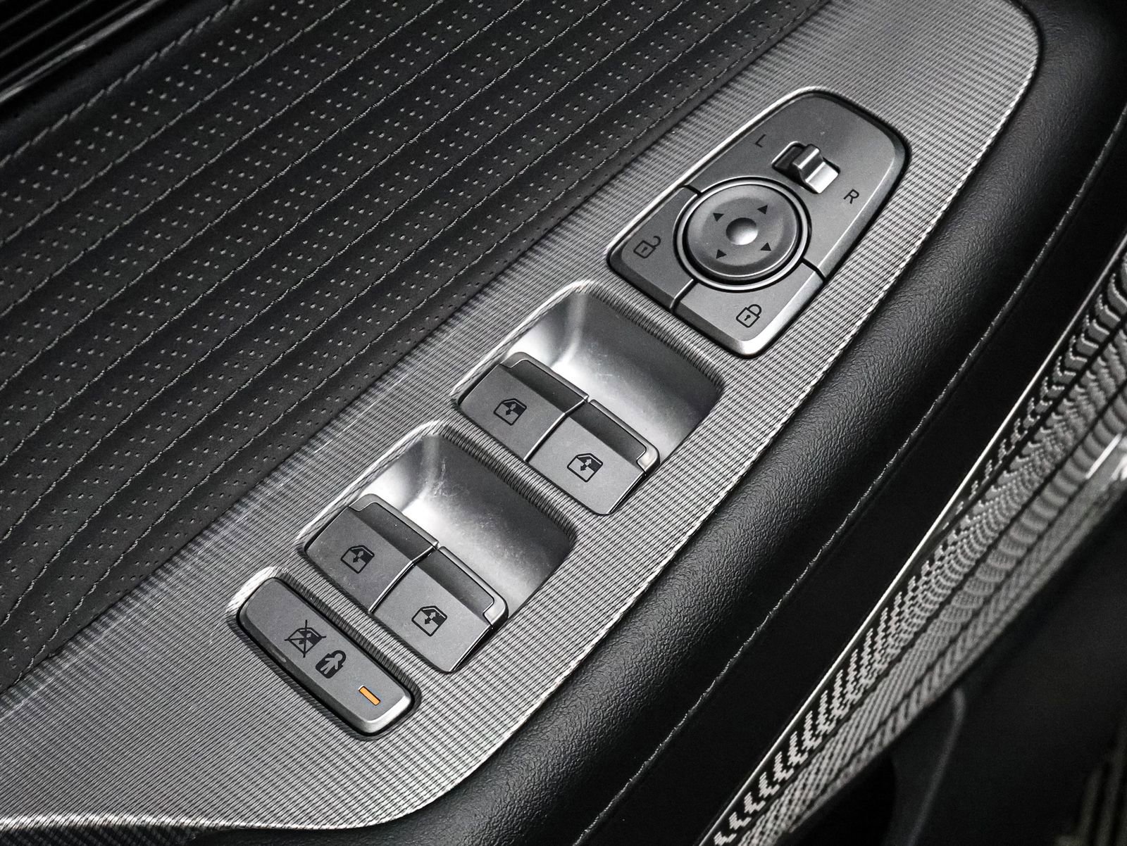 Used 2024 Hyundai Palisade Calligraphy image 19