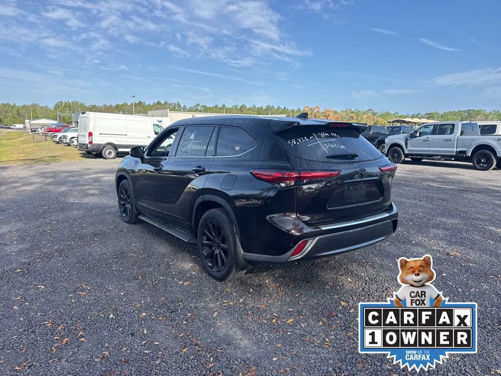 Used 2022 Toyota Highlander Limited image 3