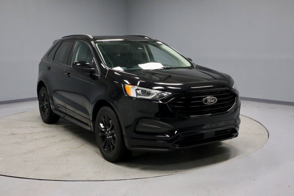 Certified 2022 Ford Edge SE w/ Black Appearance Package