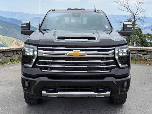 Used 2024 Chevrolet Silverado 3500 LTZ w/ LTZ Plus Package AWD/4WD image 9