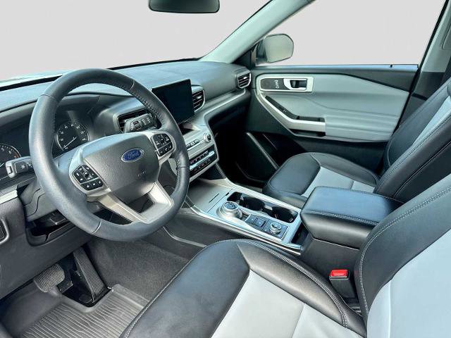 Certified 2023 Ford Explorer XLT w/ Equipment Group 202A AWD/4WD image 2