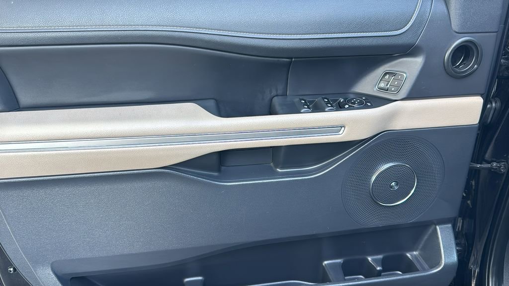 Certified 2023 Ford Expedition Limited image 18