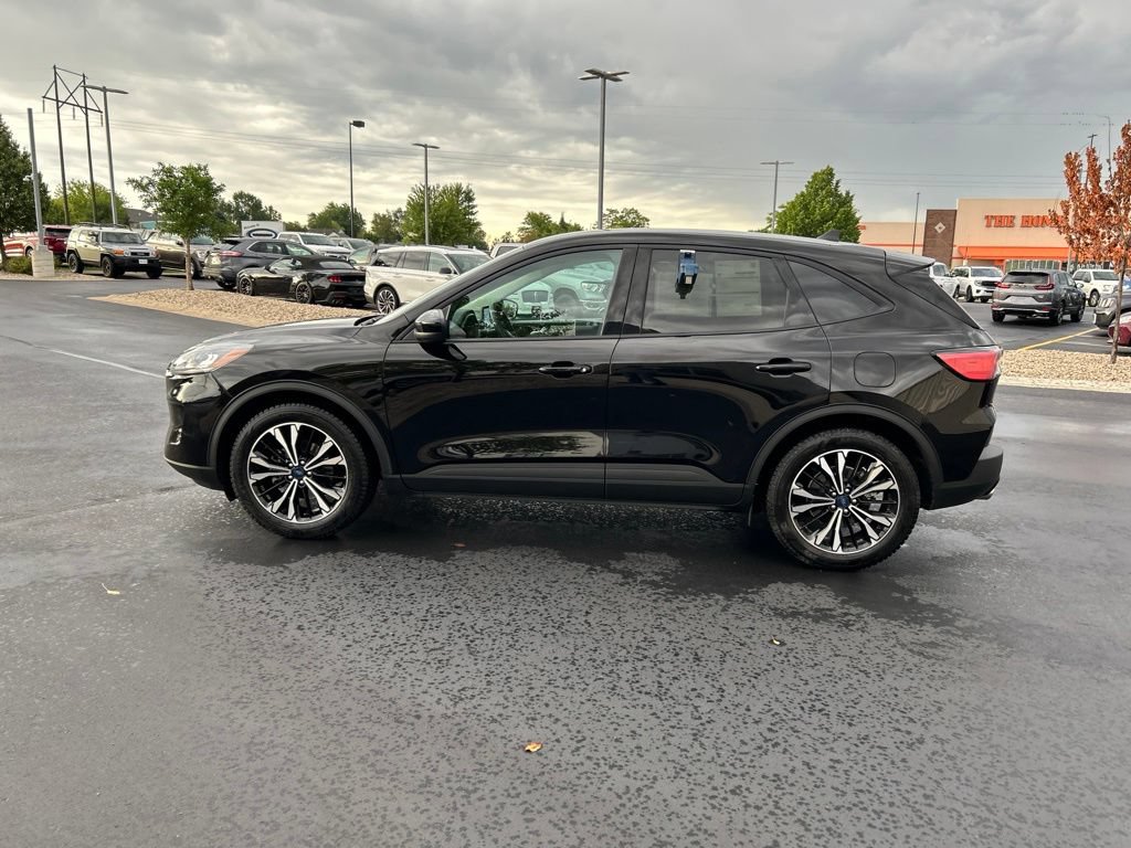 Certified 2021 Ford Escape SE w/ SE Sport Appearance Package FWD image 10