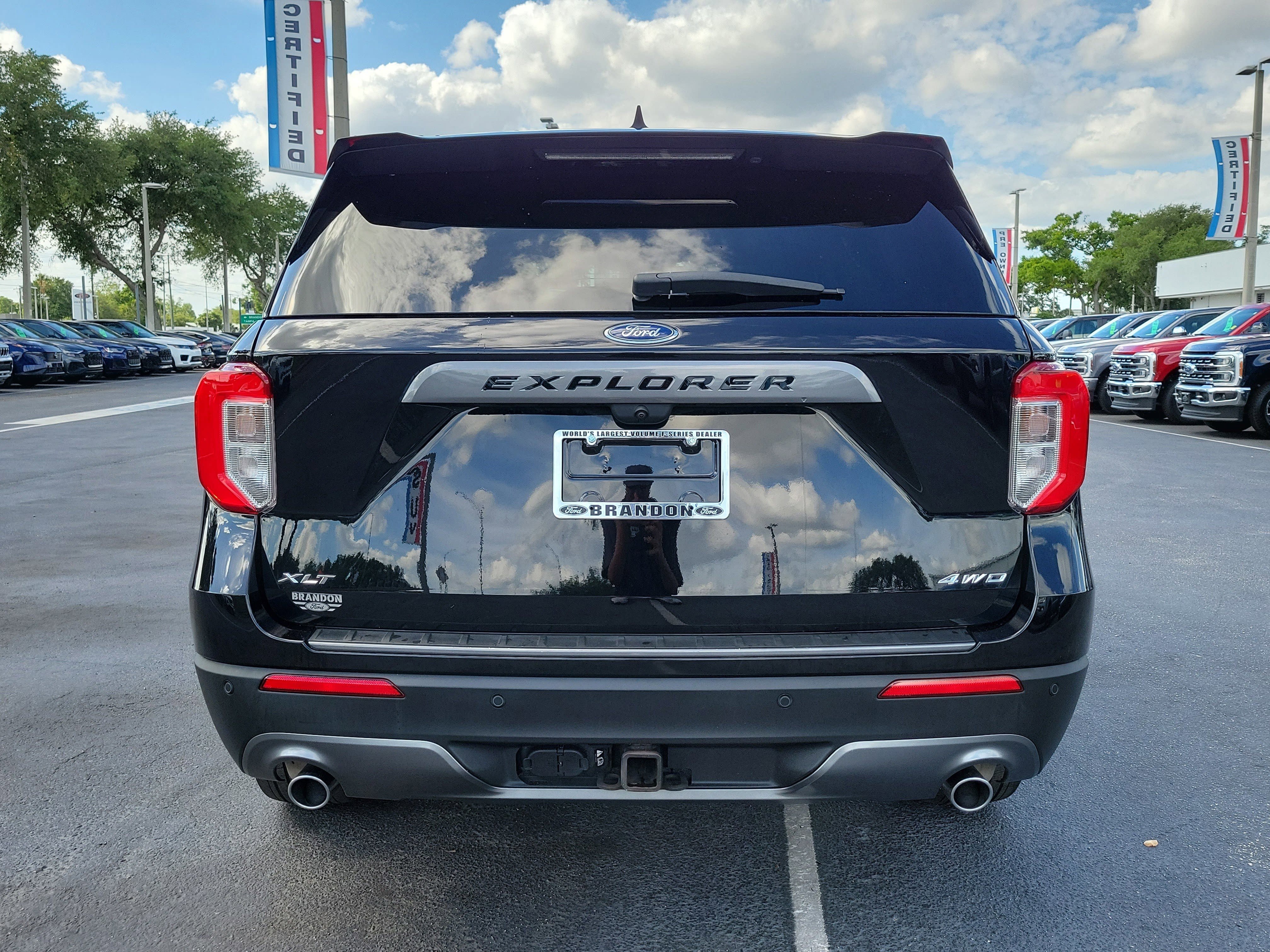 Certified 2023 Ford Explorer XLT w/ Equipment Group 202A AWD/4WD image 8