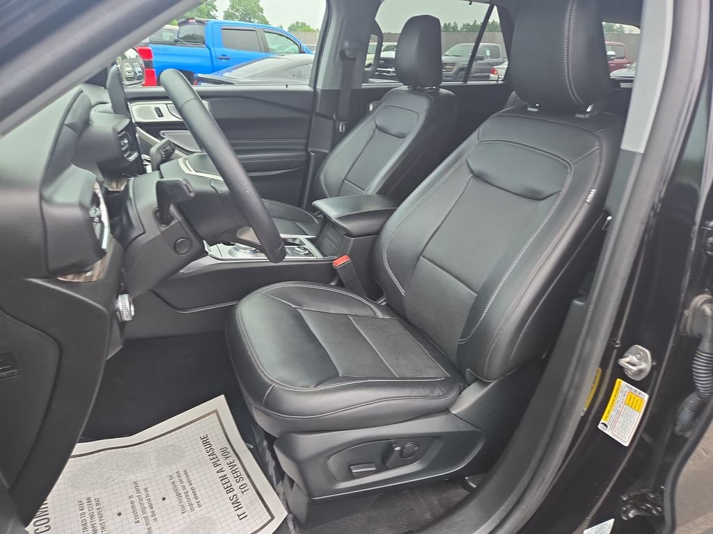 Certified 2023 Ford Explorer Limited w/ Limited Technology Package AWD/4WD image 6