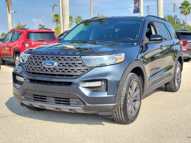 Certified 2022 Ford Explorer XLT w/ Equipment Group 202A AWD/4WD image 3