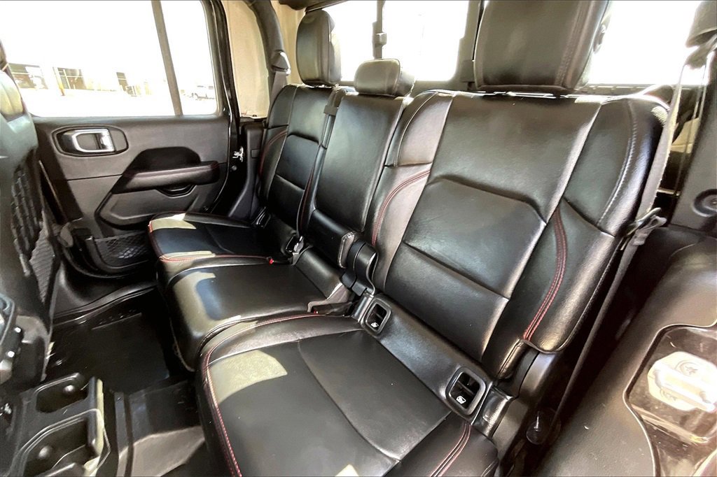 Used 2023 Jeep Gladiator Rubicon w/ Cold Weather Group image 19