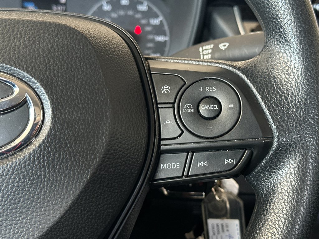 Used 2025 Toyota Corolla LE FWD image 22