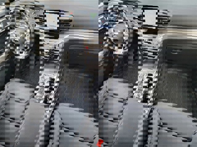 Certified 2022 Ford Explorer XLT w/ Equipment Group 202A image 40