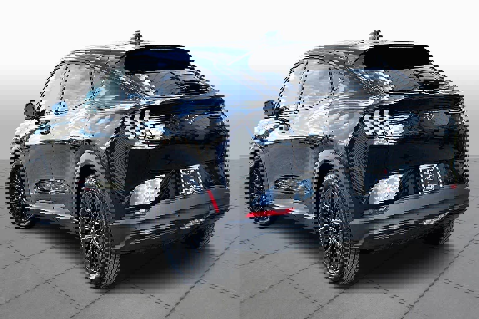 Certified 2025 Ford Mustang Mach-E Select w/ Comfort Package Lite image 4