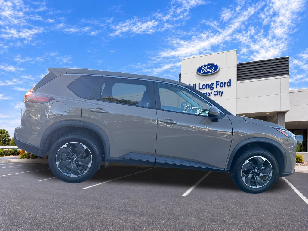 Used 2025 Nissan Rogue SV AWD/4WD image 10