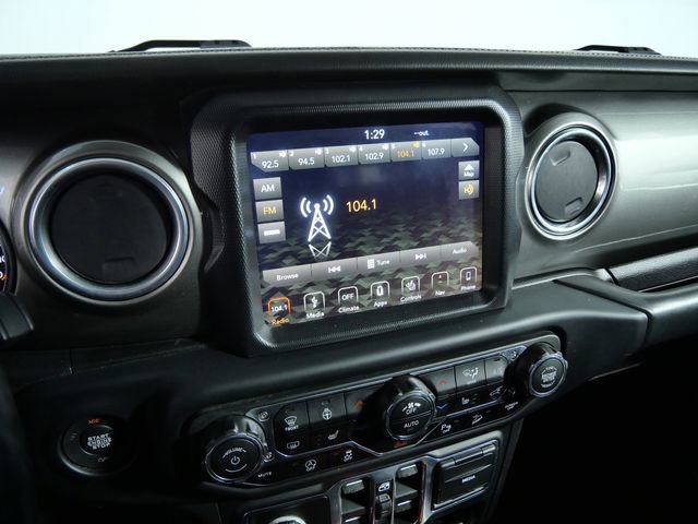 Used 2018 Jeep Wrangler Unlimited Sahara AWD/4WD image 18